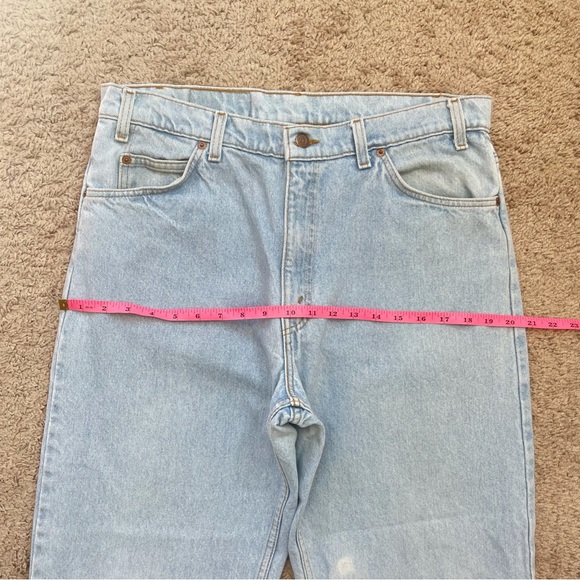 Levi’s VINTAGE 90s 550 ORANGE Tab Relaxed Fit Tapered Leg Light Wash Denim Jeans - Picture 9 of 16